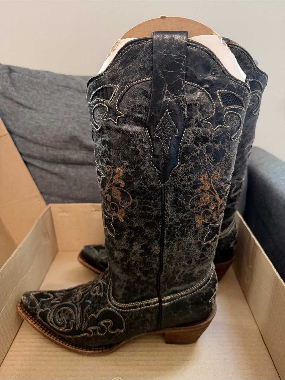 EUC Corral Women's Black Vintage Lizard Over Boots - Picture 5 of 13